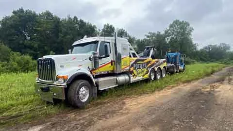Heavy Truck Recovery New Hudson MI